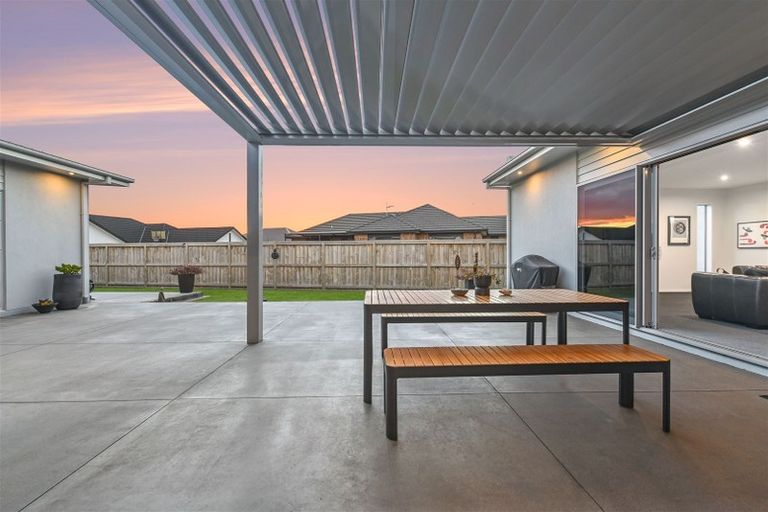 Photo of property in 172 Saint James Drive, Huntington, Hamilton, 3210