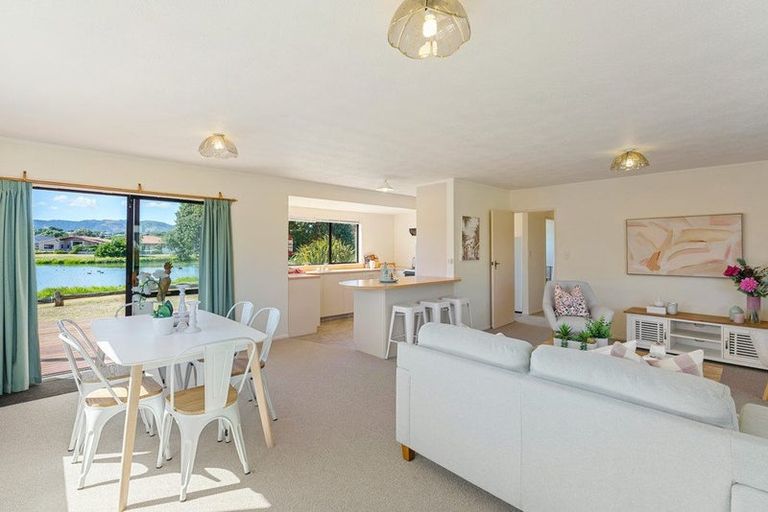 Photo of property in 172 Tutere Street, Waikanae Beach, Waikanae, 5036