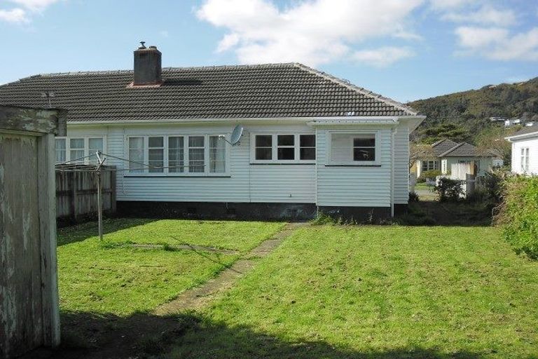 Photo of property in 5 Purser Grove, Fairfield, Lower Hutt, 5011