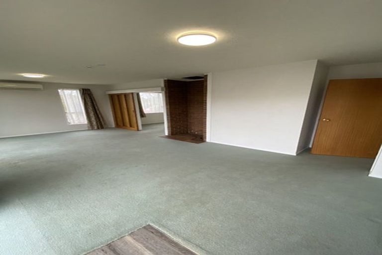 Photo of property in 39 Dunbarton Street, Redwood, Christchurch, 8051