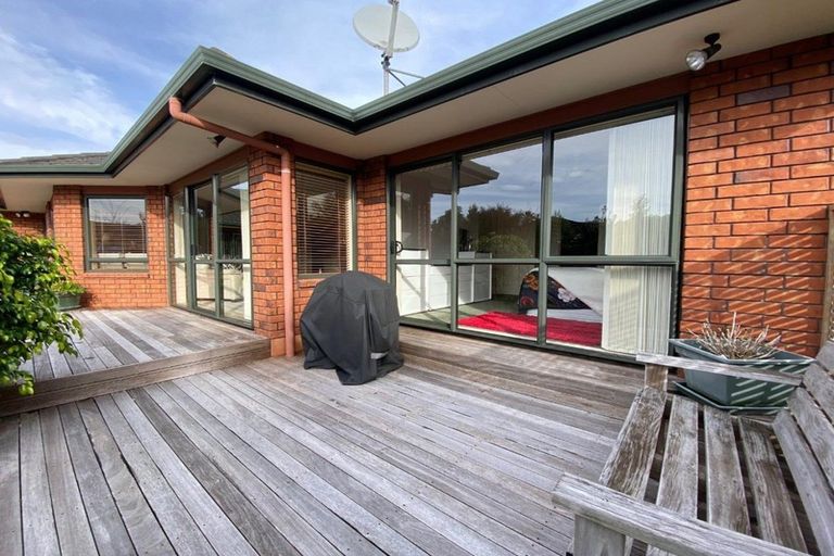 Photo of property in 25a Westerham Drive, Dannemora, Auckland, 2016