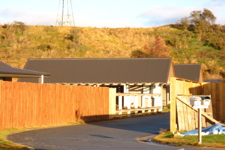 Photo of property in 10 Luna Place, Lake Hayes, Queenstown, 9304