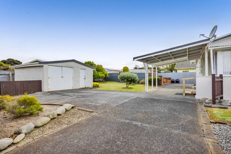 Photo of property in 124 Weraroa Road, Waverley, 4510