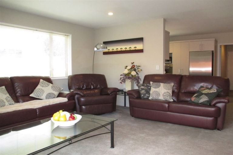 Photo of property in 2/17 Hansons Lane, Upper Riccarton, Christchurch, 8041