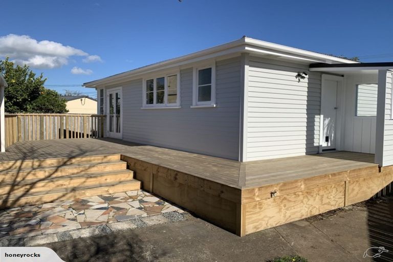 Photo of property in 1/130 Parkhurst Road, Parakai, 0830