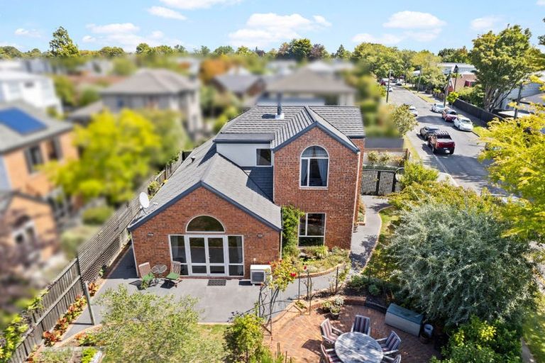 Photo of property in 1 Elmwood Road, Strowan, Christchurch, 8052