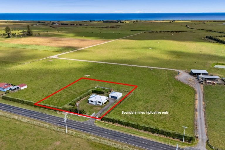 Photo of property in 4923 South Road, Opunake, 4681