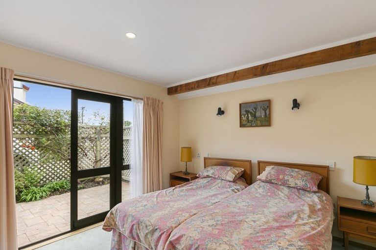 Photo of property in 2 Scorian Close, Karori, Wellington, 6012