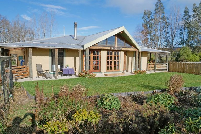 Photo of property in 31 Timaru Road, Waimate, 7924