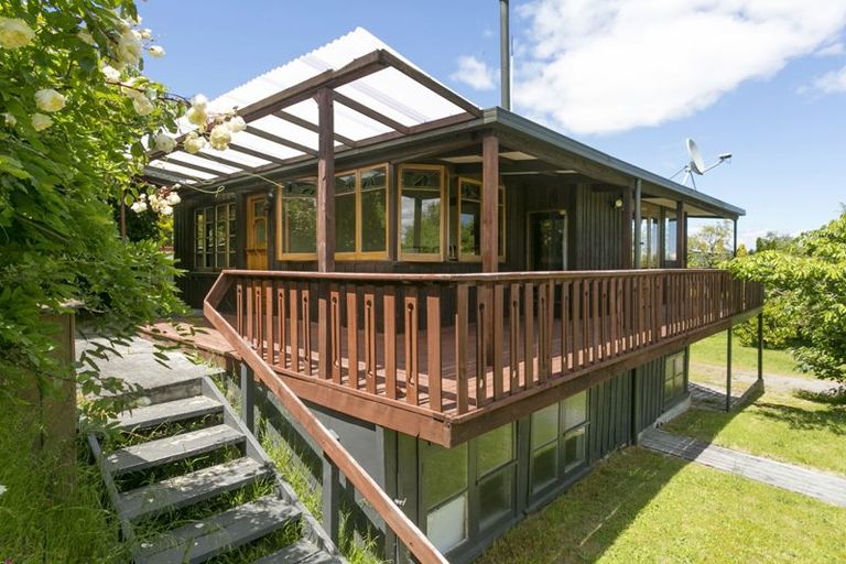 Photo of property in 33 Ingle Avenue, Waipahihi, Taupo, 3330