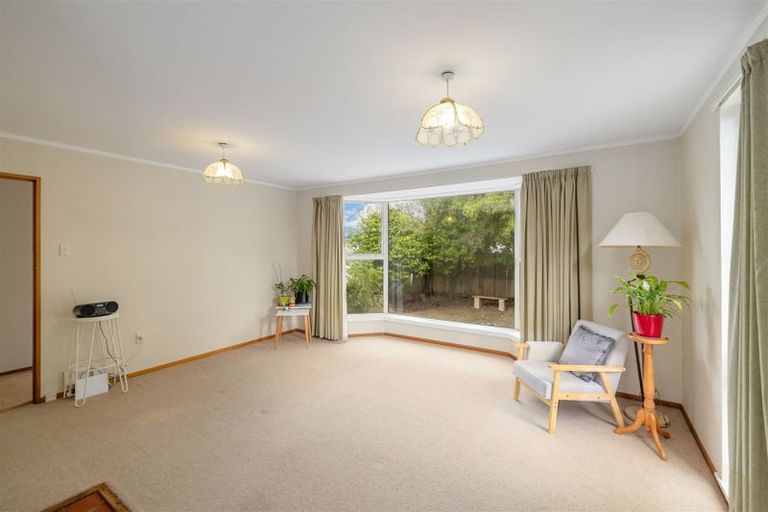 Photo of property in 12 Denniston Crescent, Redwood, Christchurch, 8051