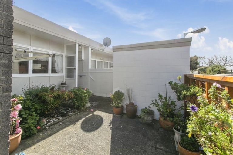 Photo of property in 1-20/27 Whites Line West, Woburn, Lower Hutt, 5010