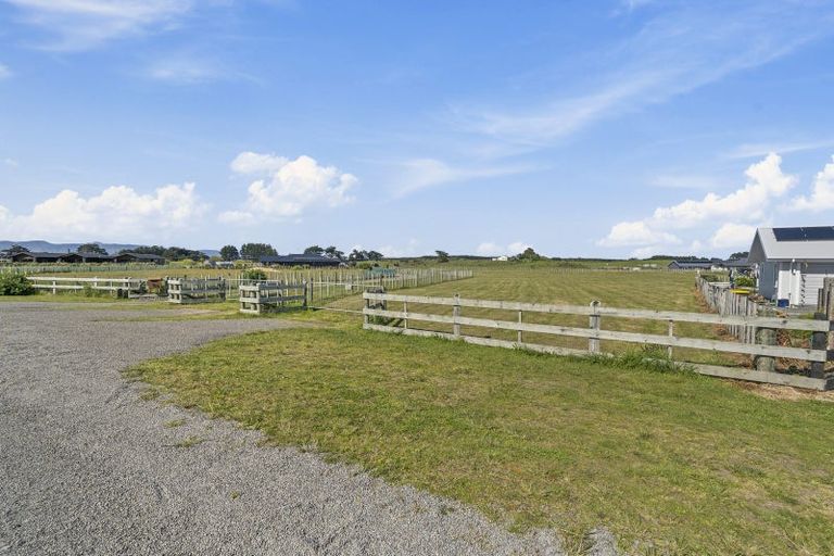Photo of property in 16 Mowhia Grove, Waitarere, Levin, 5510