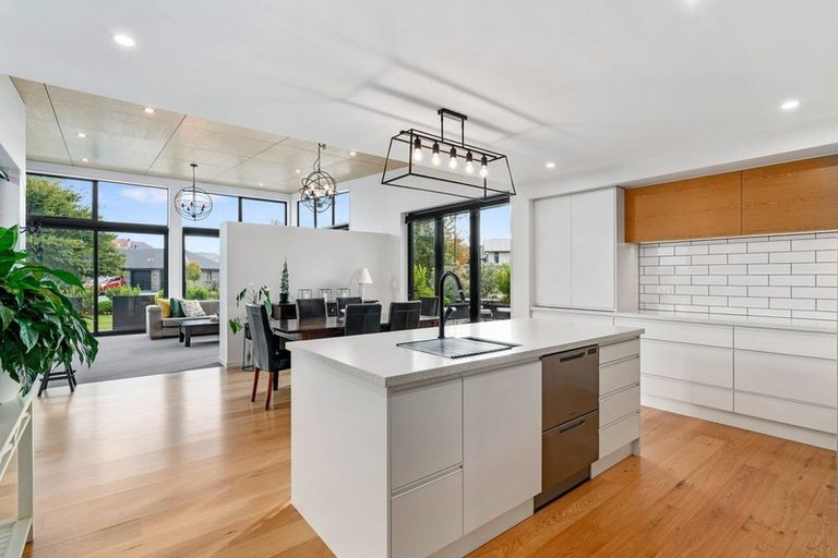 Photo of property in 73 Rob Roy Lane, Wanaka, 9305