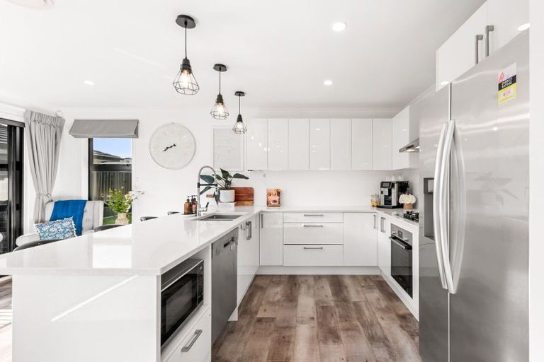 Photo of property in 42 Buddle Road, Wallaceville, Upper Hutt, 5018