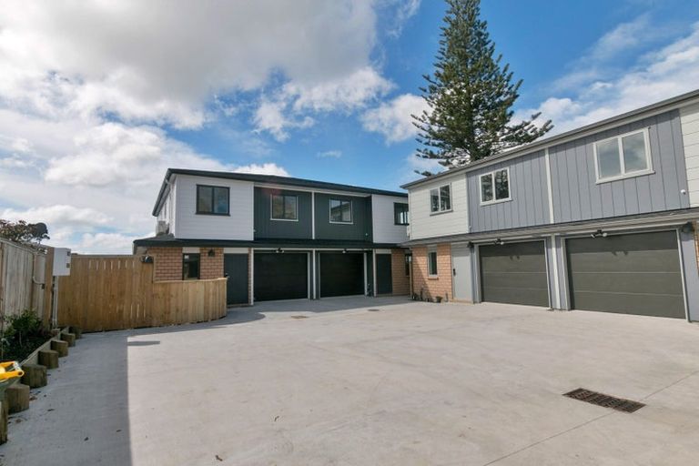 Photo of property in 17e Martin Place, Kelston, Auckland, 0602