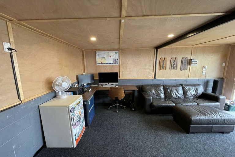 Photo of property in 17a Brightside Road, Stanmore Bay, Whangaparaoa, 0932