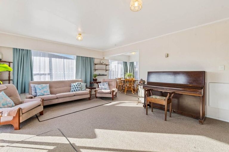 Photo of property in 2/39 Ashdown Place, Pahurehure, Papakura, 2113