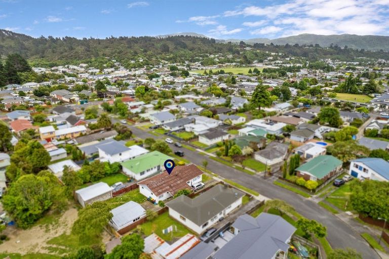 Photo of property in 18 Tanekaha Street, Stokes Valley, Lower Hutt, 5019