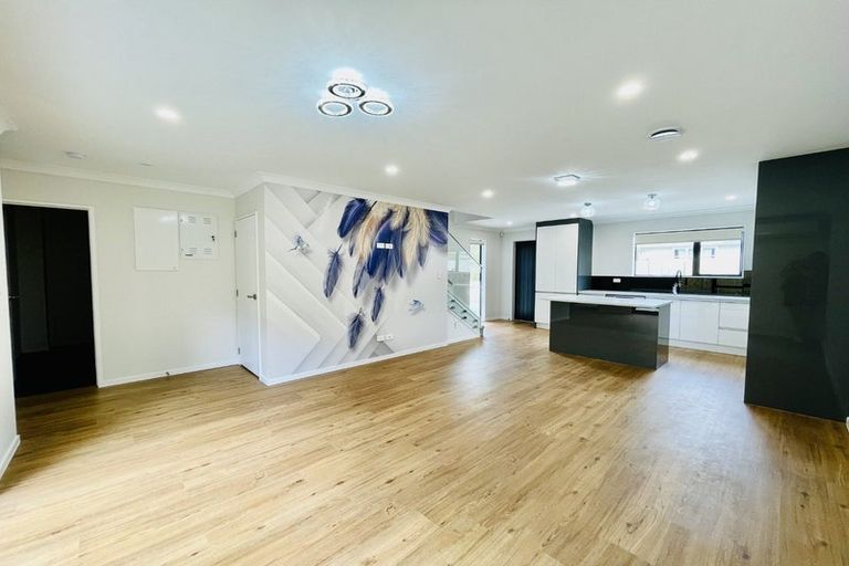 Photo of property in 36d Seymour Road, Sunnyvale, Auckland, 0612