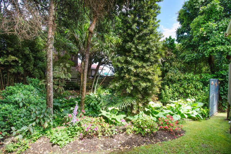 Photo of property in 289 Motutara Road, Muriwai, Waimauku, 0881