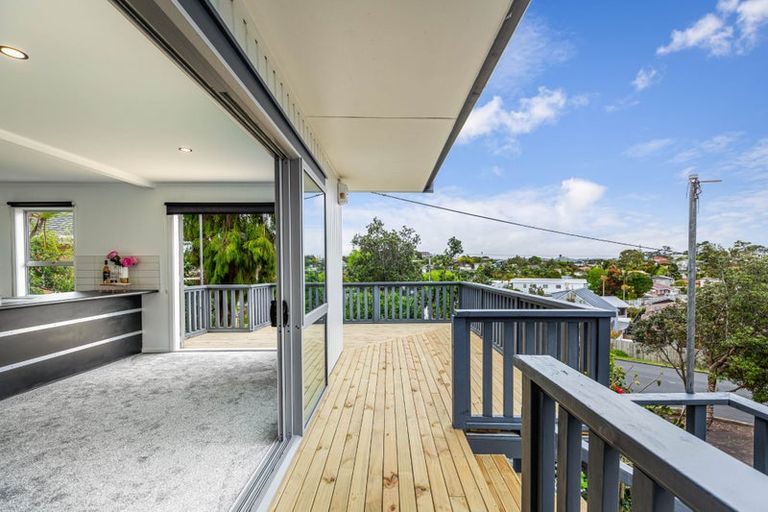 Photo of property in 52 Bay Street, Red Beach, 0932