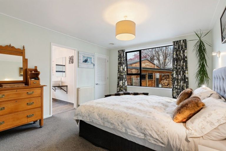 Photo of property in 6 Elva Dawson Place, Arrowtown, 9302