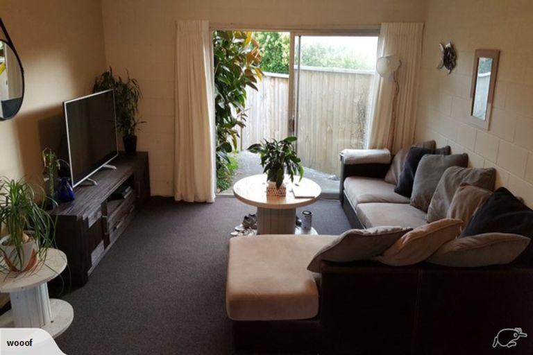 Photo of property in 2/29 Sealy Road, Torbay, Auckland, 0630