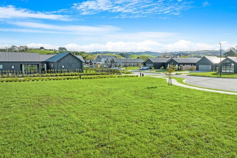 Photo of property in 18 Tiaki Lane, Matakana, 0985