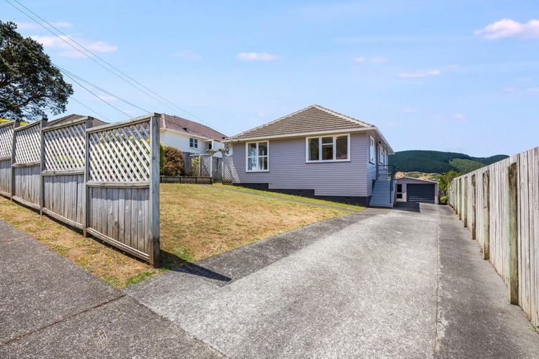Photo of property in 23 Turkington Street, Tawa, Wellington, 5028
