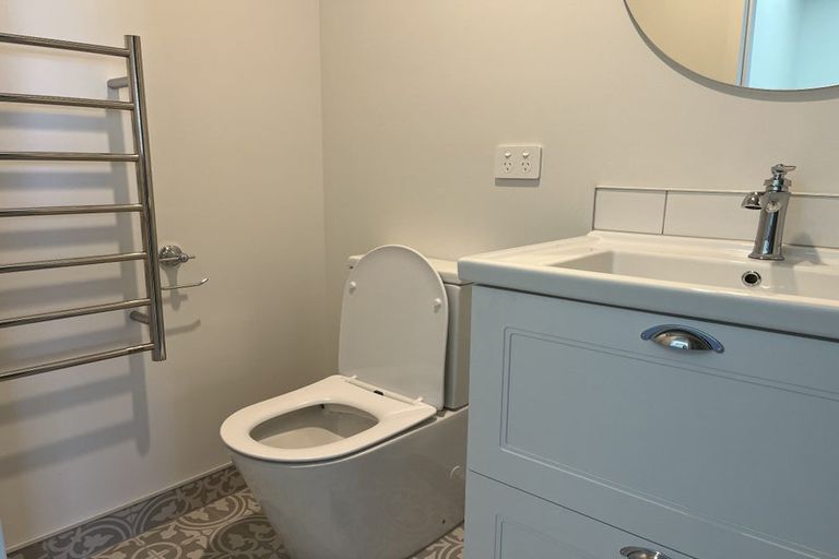 Photo of property in 4/30 Hargest Crescent, Sydenham, Christchurch, 8023