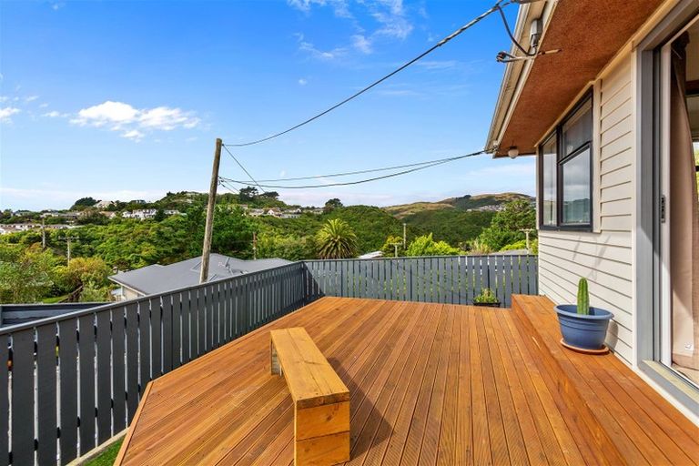 Photo of property in 21 Mark Avenue, Paparangi, Wellington, 6037