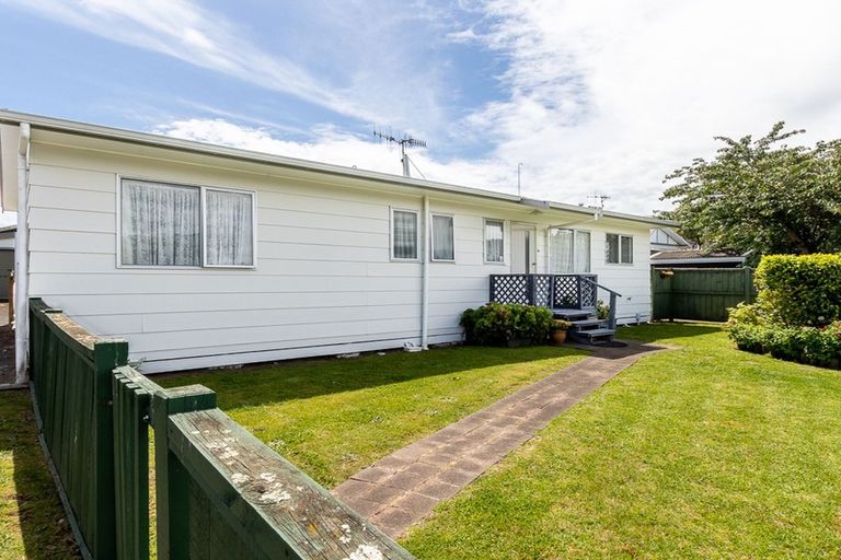Photo of property in 125 Arawhata Road, Paraparaumu, 5032
