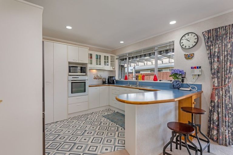 Photo of property in 4 Aspen Way, Kelvin Grove, Palmerston North, 4414