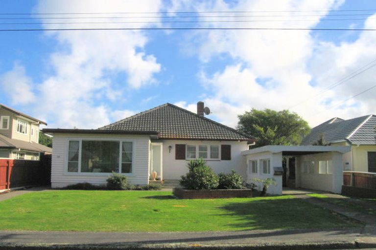 Photo of property in 18 Saint James Avenue, Boulcott, Lower Hutt, 5011