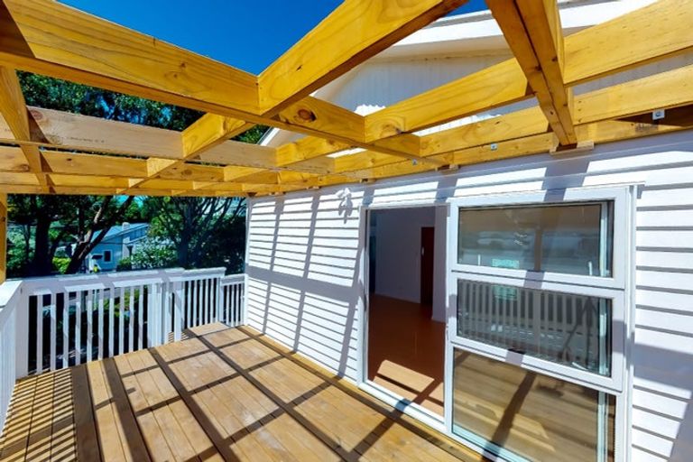 Photo of property in 69 Ranui Crescent, Khandallah, Wellington, 6035