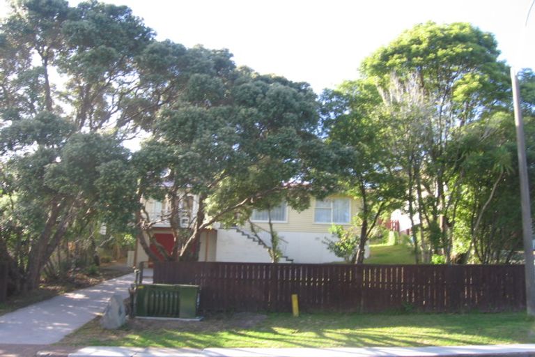 Photo of property in 19 Diana Drive, Glenfield, Auckland, 0627