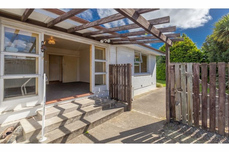 Photo of property in 2/365 Greers Road, Bishopdale, Christchurch, 8053
