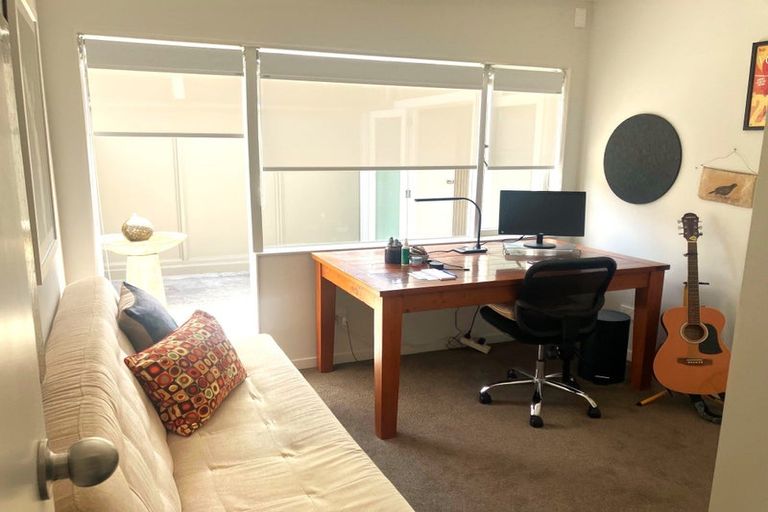 Photo of property in 97 Tiroroa Avenue, Te Atatu South, Auckland, 0610