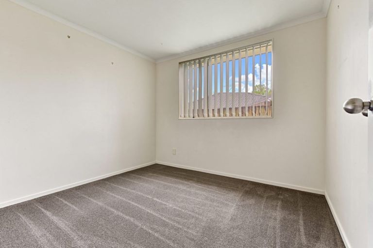 Photo of property in 18 Ranch Place, Pukekohe, 2120