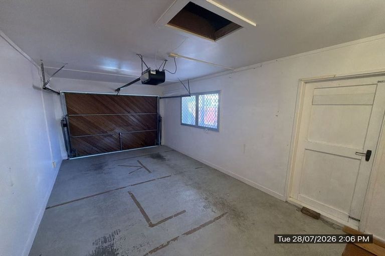 Photo of property in 75 Totara Crescent, Woburn, Lower Hutt, 5011