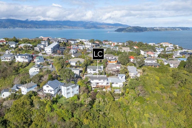 Photo of property in 16 Narbada Crescent, Khandallah, Wellington, 6035