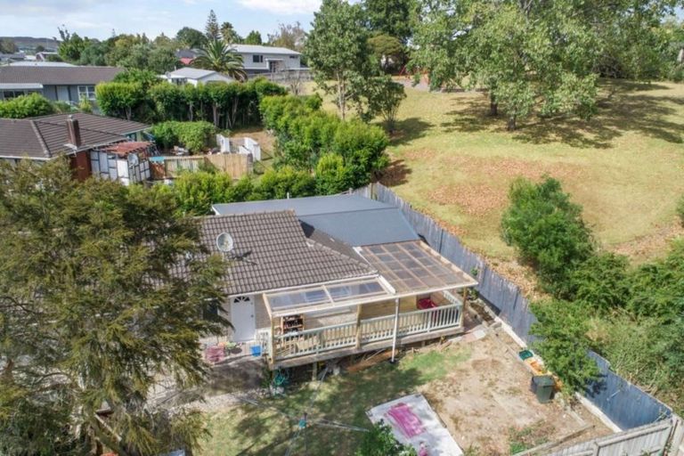 Photo of property in 2/55 Ennis Avenue, Pakuranga Heights, Auckland, 2010