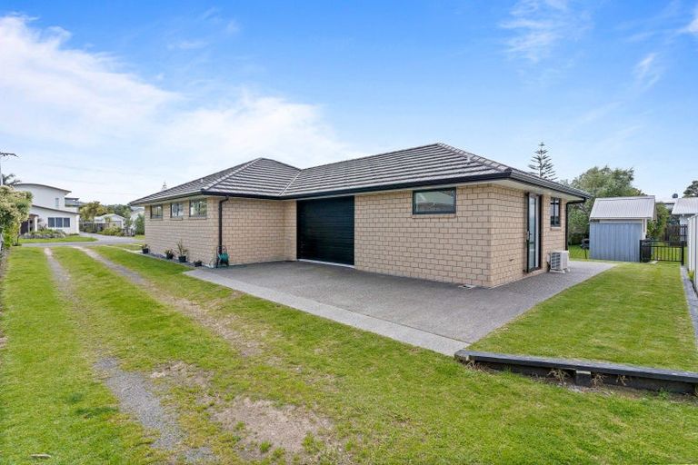 Photo of property in 308a Given Avenue, Whangamata, 3620