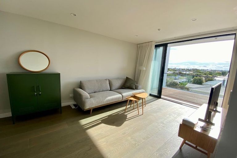 Photo of property in 204/9 Walmer Road, Point Chevalier, Auckland, 1022