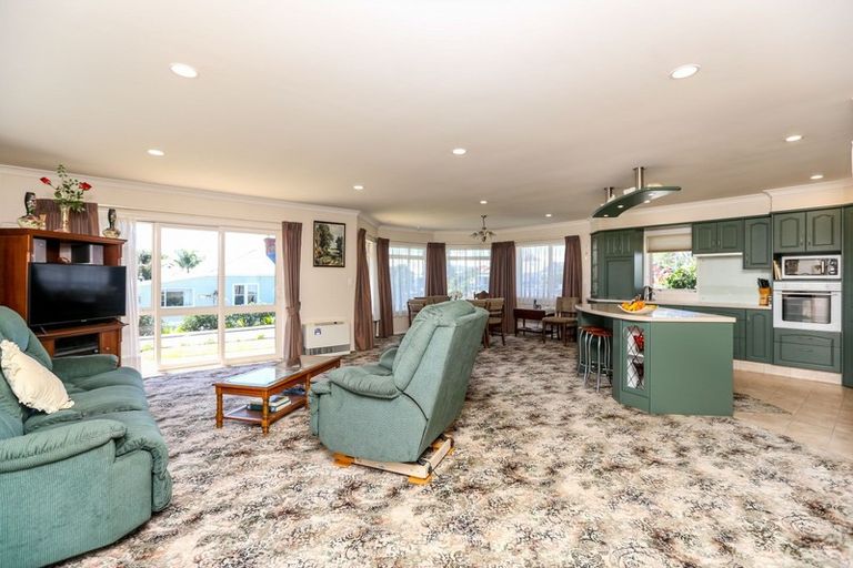 Photo of property in 14 Belt Road, Moturoa, New Plymouth, 4310