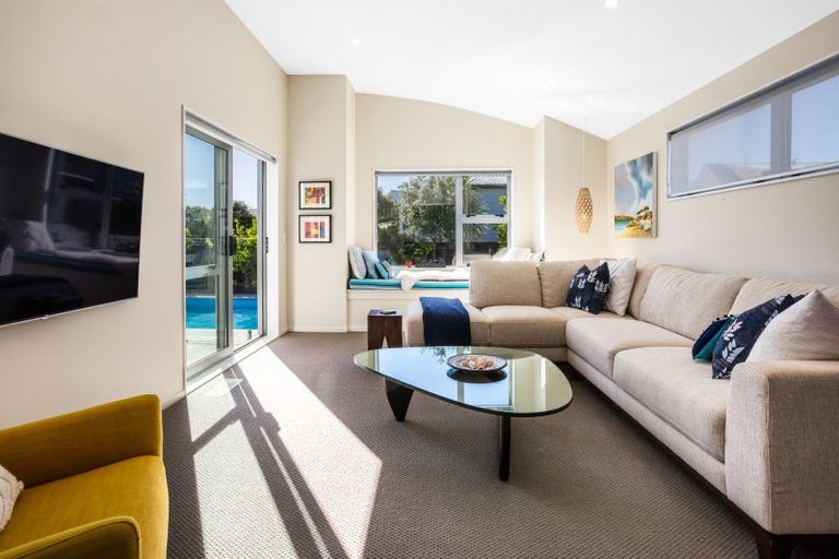 Photo of property in 141 Field Way, Waikanae Beach, Waikanae, 5036