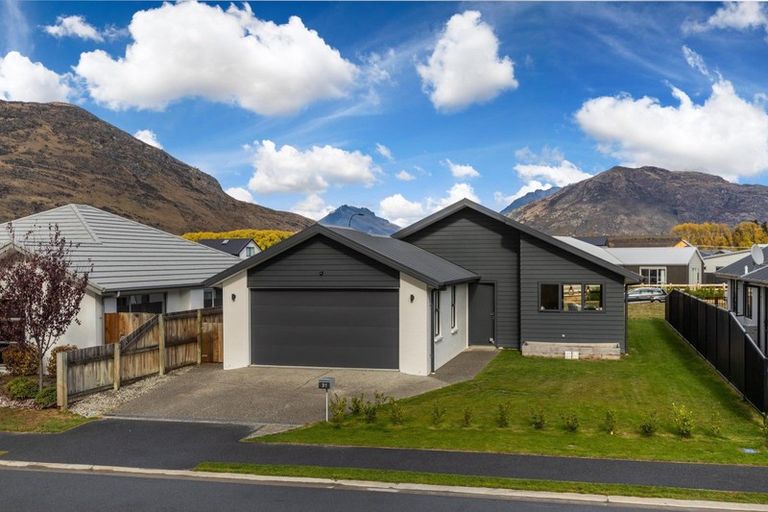 Photo of property in 31 Peterley Road, Lower Shotover, Queenstown, 9304