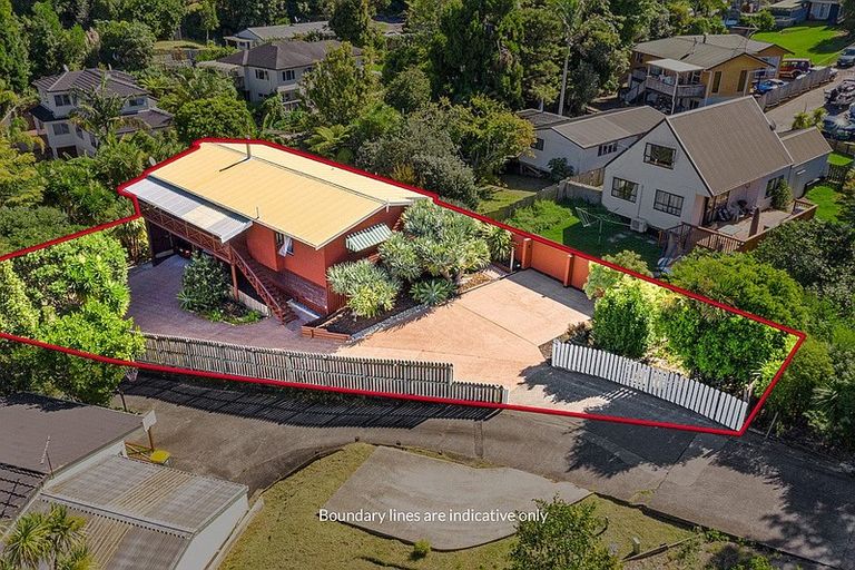 Photo of property in 1/76 Glamorgan Drive, Torbay, Auckland, 0630