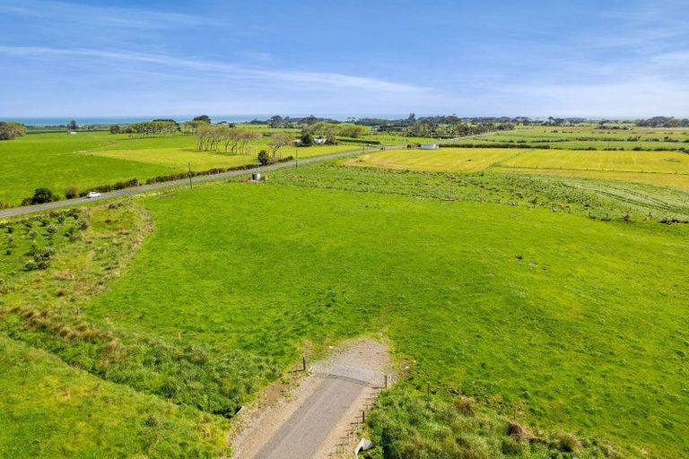 Photo of property in 7104 South Road, Warea, New Plymouth, 4381